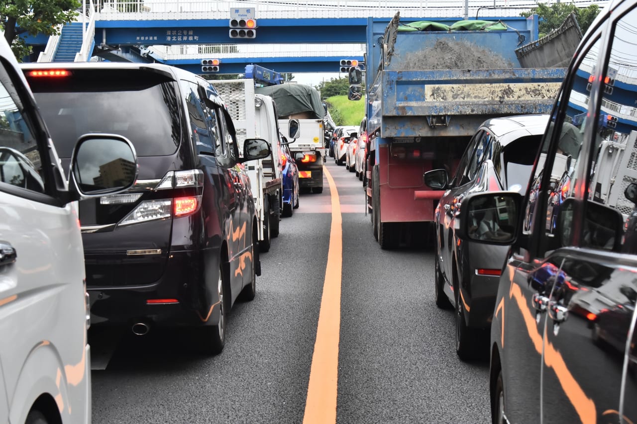 伊賀市 本日10 24 名阪国道下りでトラックの横転事故 事故の通行止めにより渋滞になっているようです 号外net 伊賀 名張